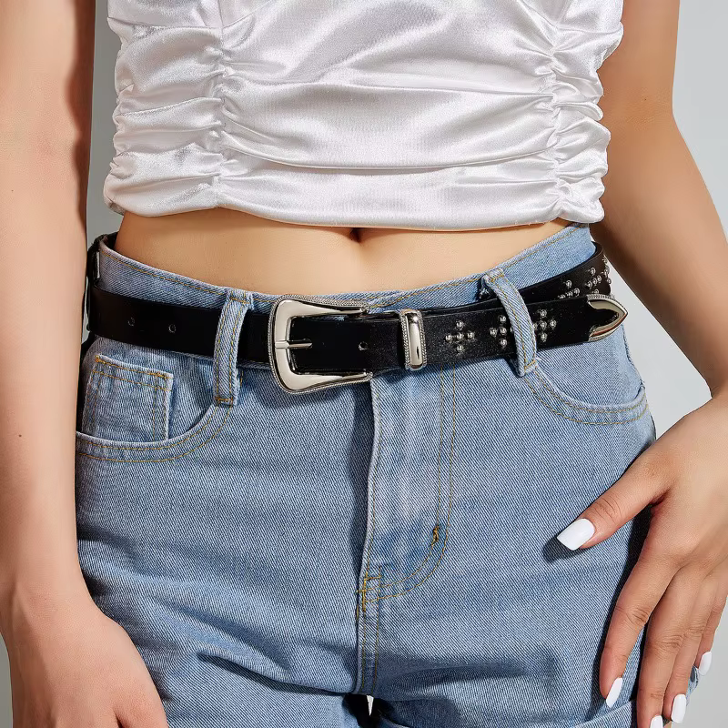 Ceinture de style rétro européen et américain avec boucle en métal embossée