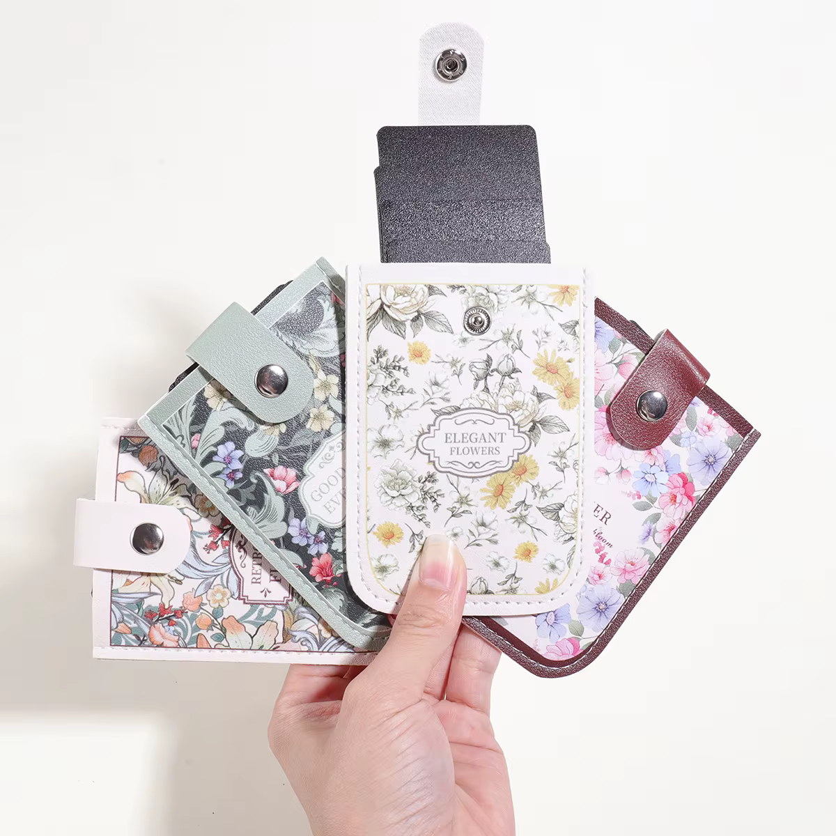 Porte-cartes escamotable vintage style peinture à l'huile