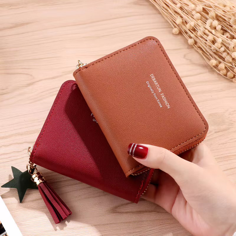 Petit portefeuille en cuir PU avec pompon pour femme