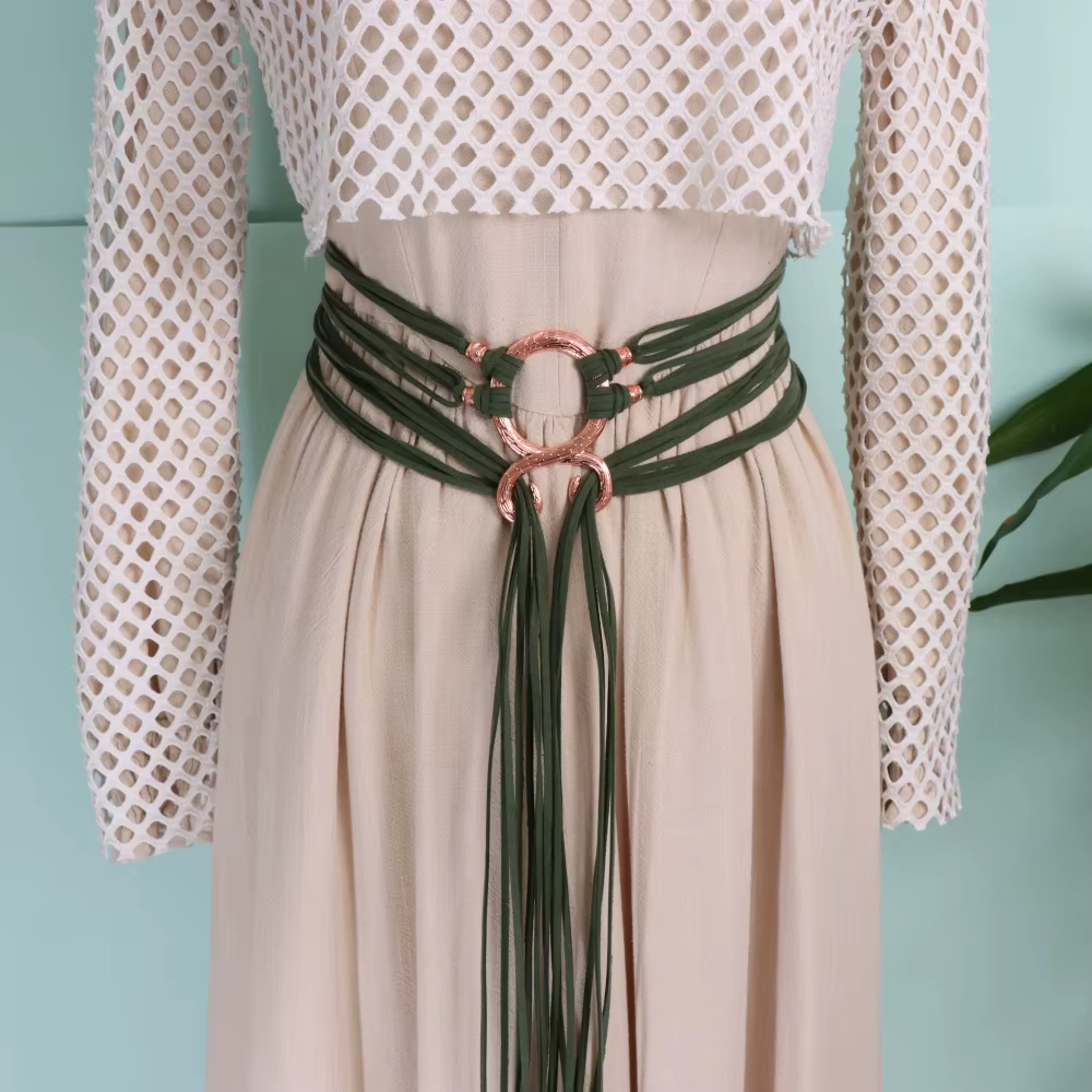 Ceinture à nœud croisé géant Viking d'inspiration vintage avec pompon – Accessoire polyvalent pour un usage décontracté et formel