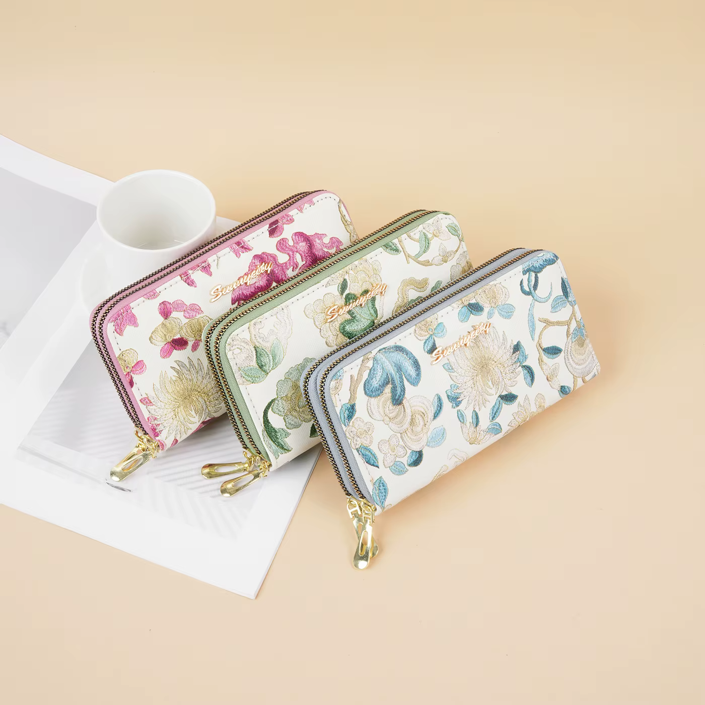 Portefeuille long vintage à broderie florale pour femme