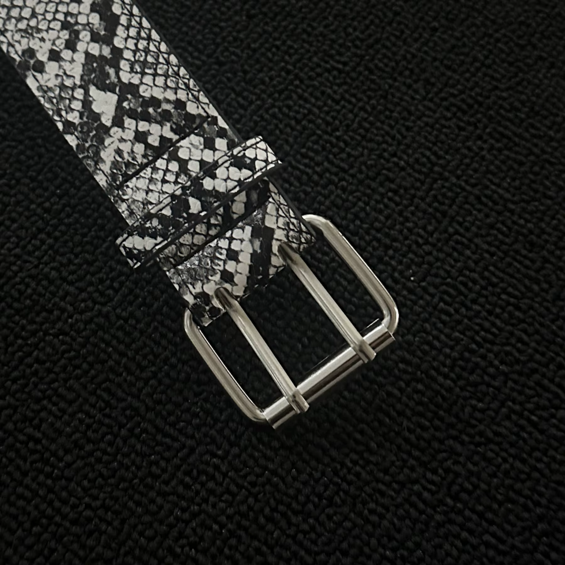 Ceinture vintage punk à imprimé serpent