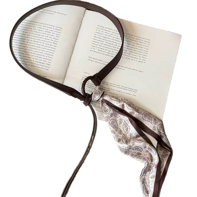 Écharpe-ceinture en soie rouge style vintage américain pour femme, accessoire de mode unique et tendance, idéal pour le quotidien, les soirées, les cadeaux ou un look chic décontracté.