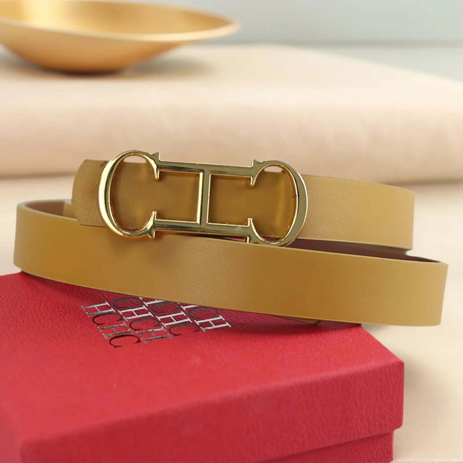 Ceinture pour femme de la marque CH