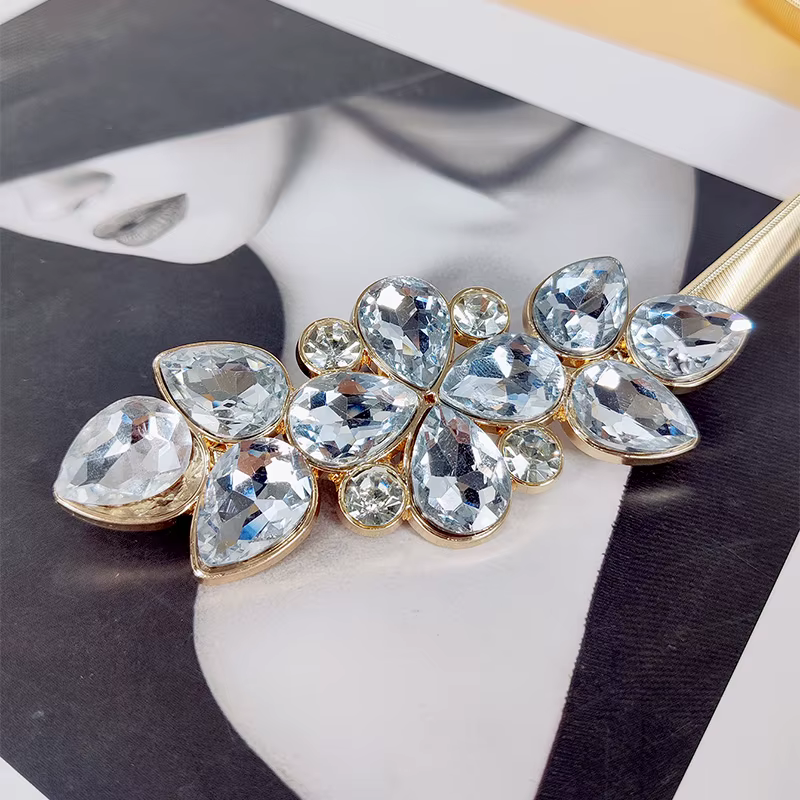Haute qualité luxe Desiner femmes strass flore élastique chaîne en métal ceinture femme doré élégant taille
