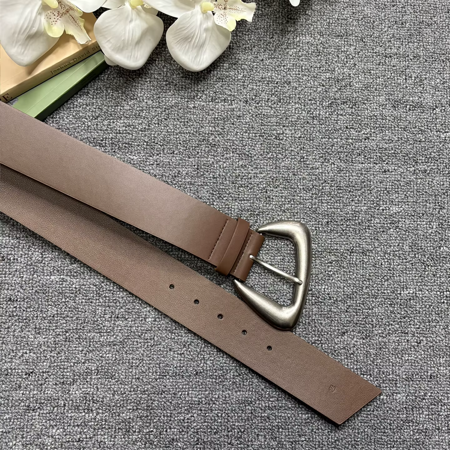 Ceinture large rétro en cuir de vache, ceinture en cuir véritable pour femmes, en vieille boucle argentée, décoration en métal, ceinture pour pantalons décontractés