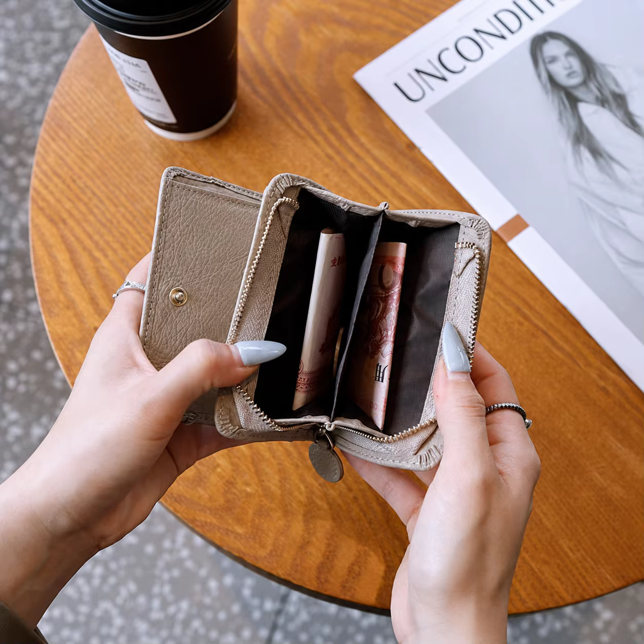 Porte-monnaie compact en cuir PU texturé litchi