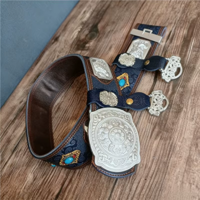 Ceinture en cuir de vache pur de style rétro pour hommes mongols avec un style ethnique